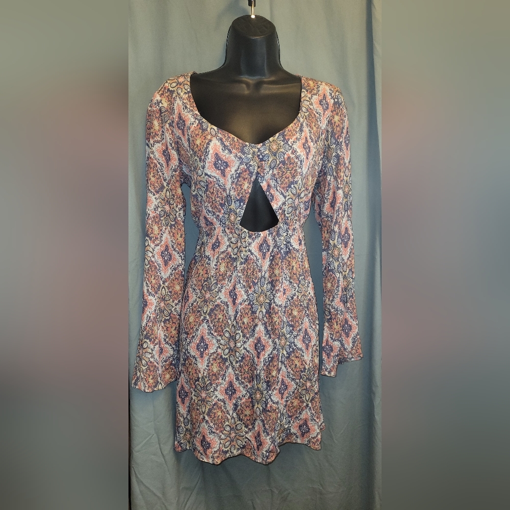 Floral print romper w/ mid section peek-a-boo